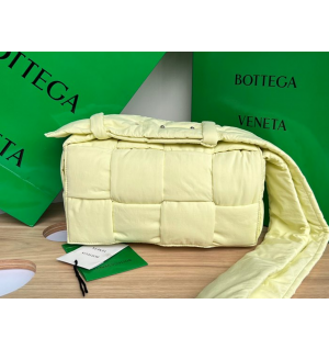 보테가베네타 패딩 테크 카세트백 (하이엔드급)