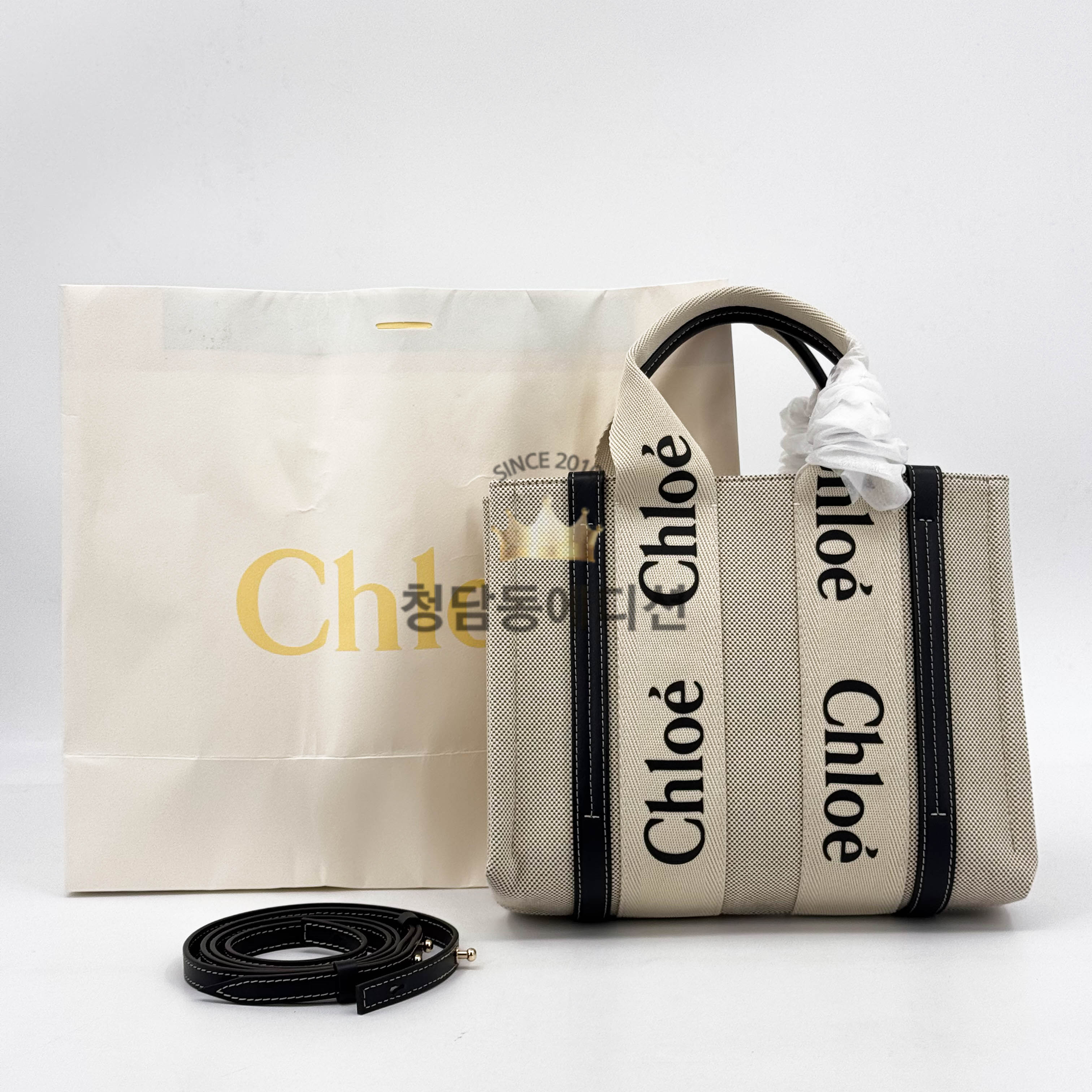 끌로에 우디백 스몰 네이비