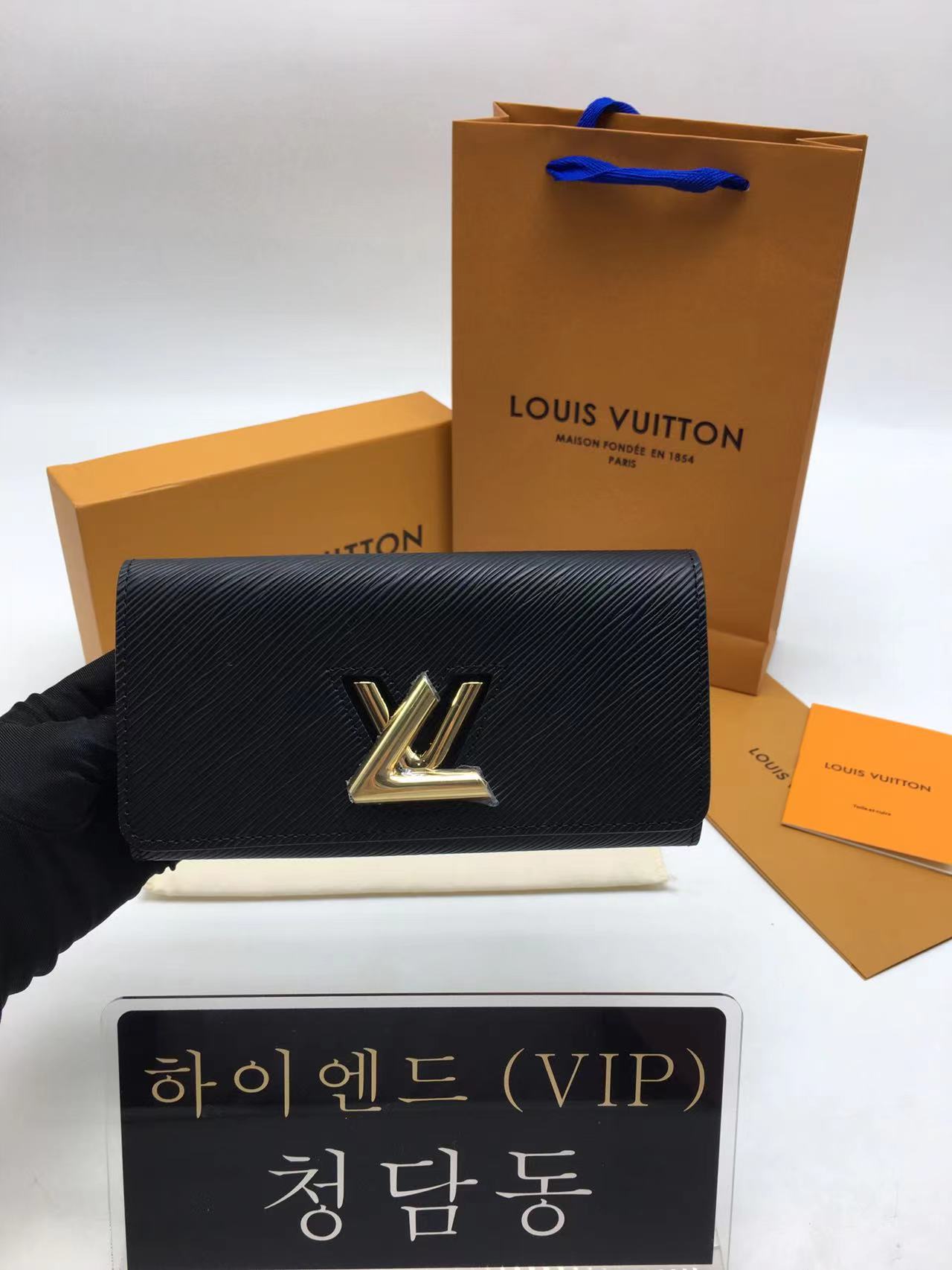 루이비통 트위스트 월릿 M61179