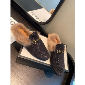 구찌 GG 홀스빗 퍼 블로퍼