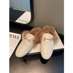 구찌 GG 홀스빗 퍼 블로퍼