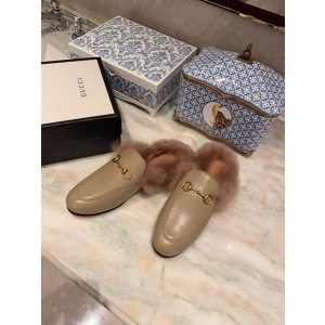 구찌 GG 홀스빗 퍼 블로퍼