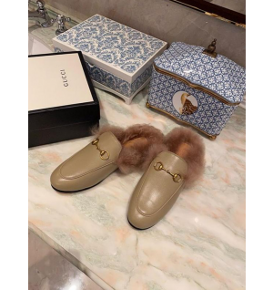 구찌 GG 홀스빗 퍼 블로퍼