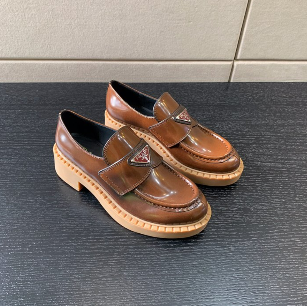 프라다 prd 브러시드 로퍼