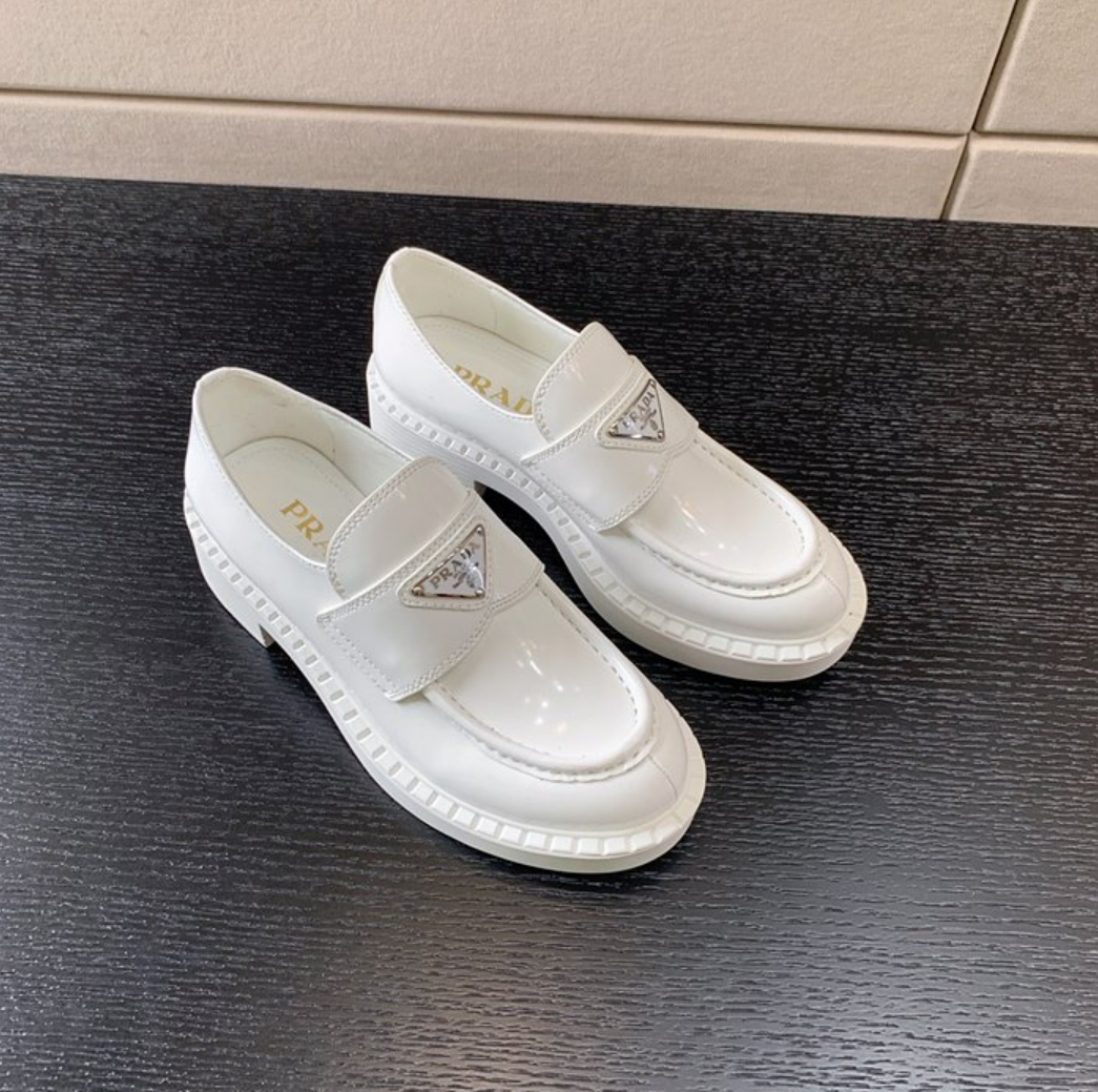 프라다 prd 브러시드 로퍼