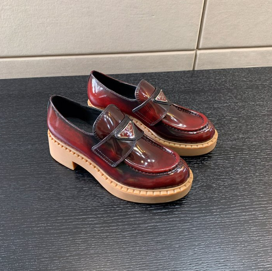 프라다 prd 브러시드 로퍼