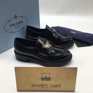 프라다 prd 브러시드 로퍼 무광