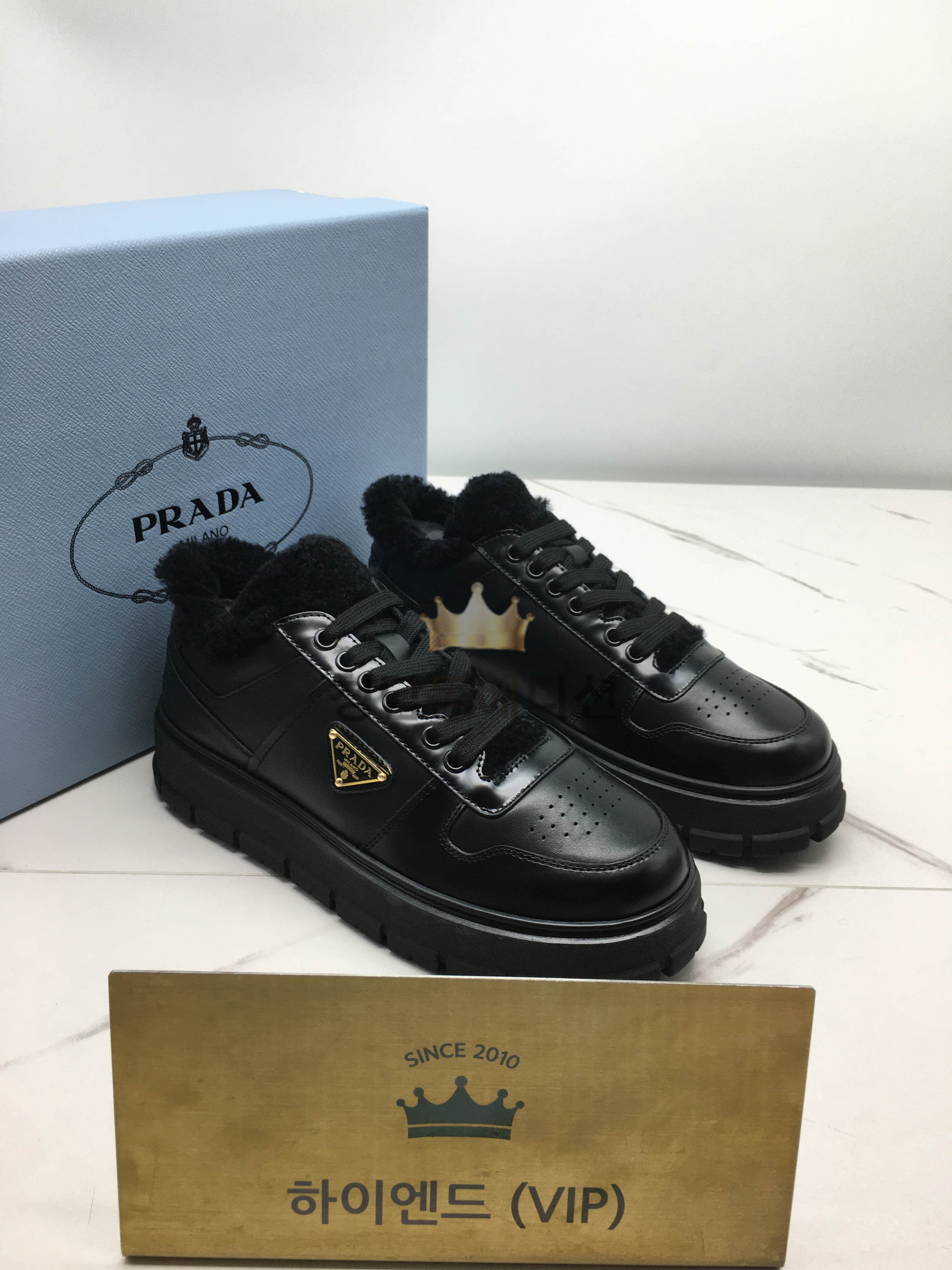 프라다 prd 양털 스니커즈