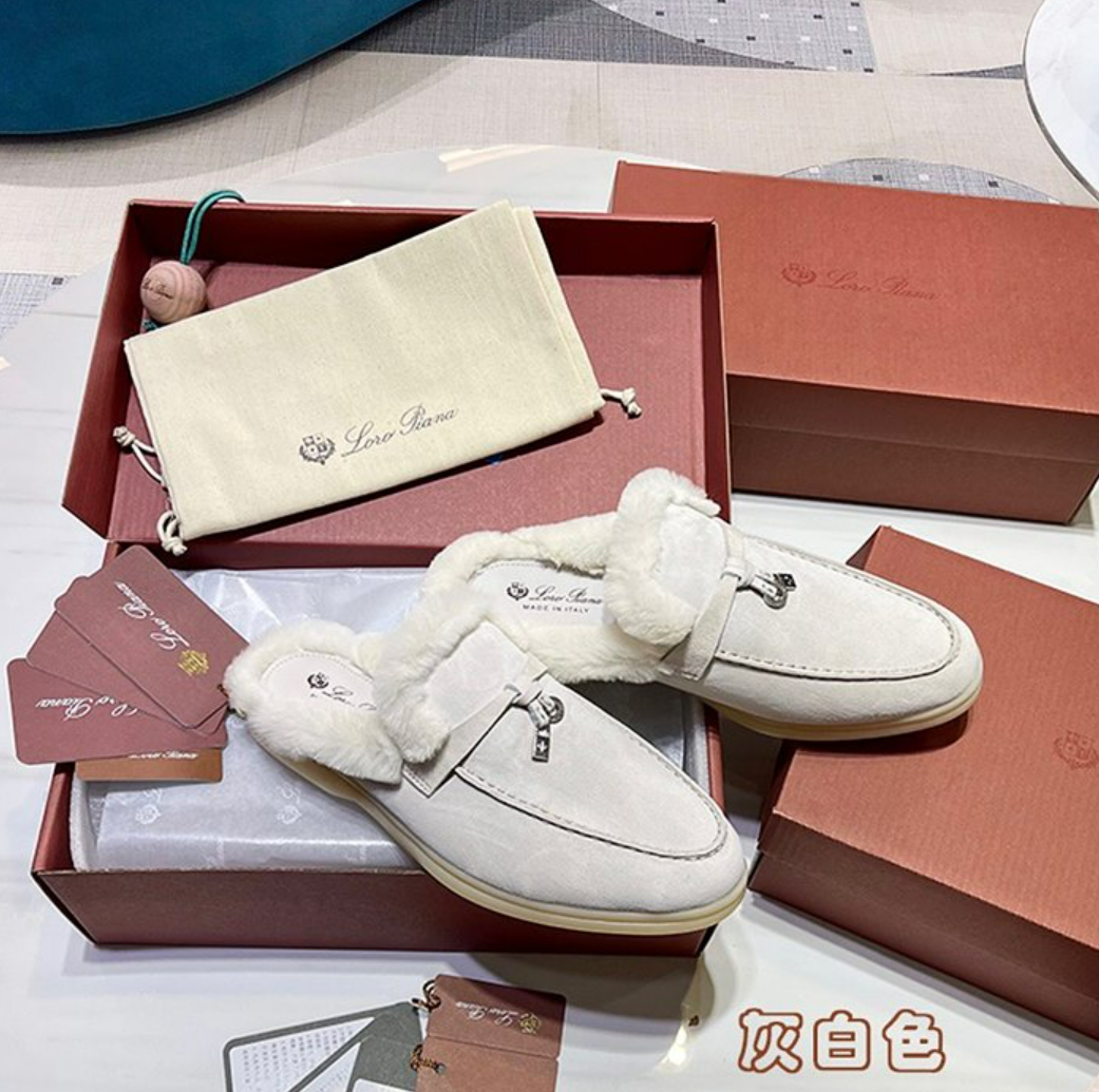 로로피아나 썸머워크 뮬 퍼 블로퍼 은장