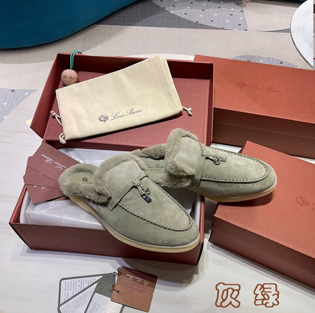 로로피아나 썸머워크 뮬 퍼 블로퍼 은장