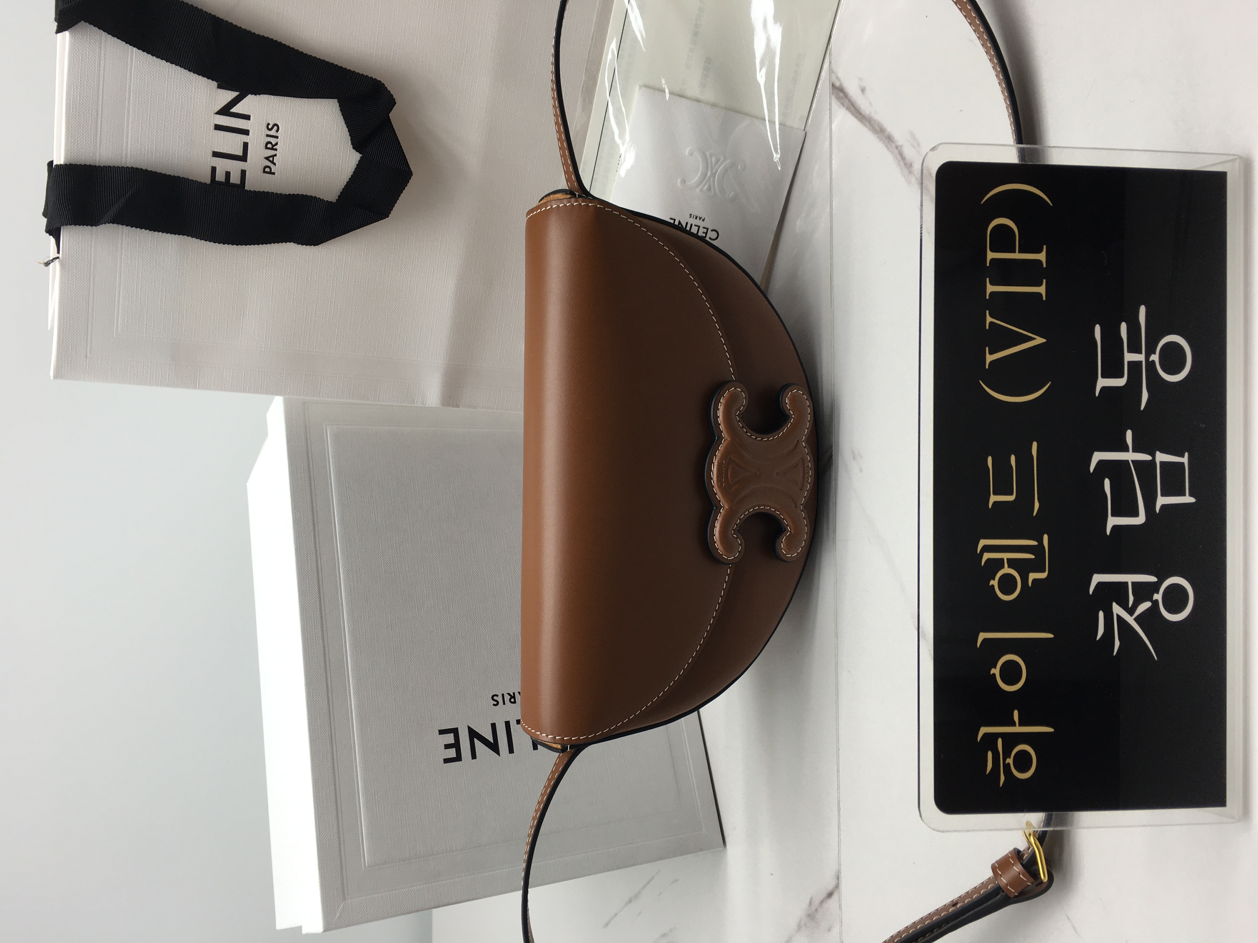 셀린느 퀴르 트리오페 베사체백 111233 (4COLOR)