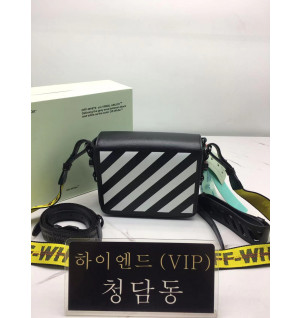 오프화이트 OFF WHITE 디아그 플랩백 (20cm)