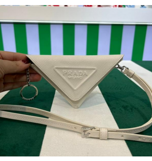 프라다 prd 사피아노 레더 키체인 미니 파우치