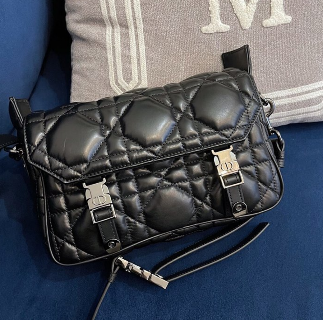 디올 매크로까나쥬 캠프백 스몰 (컬러 블랙, 화이트)