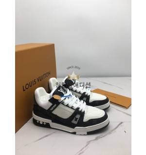 루이비통 트레이너 스니커즈 (남녀공용)