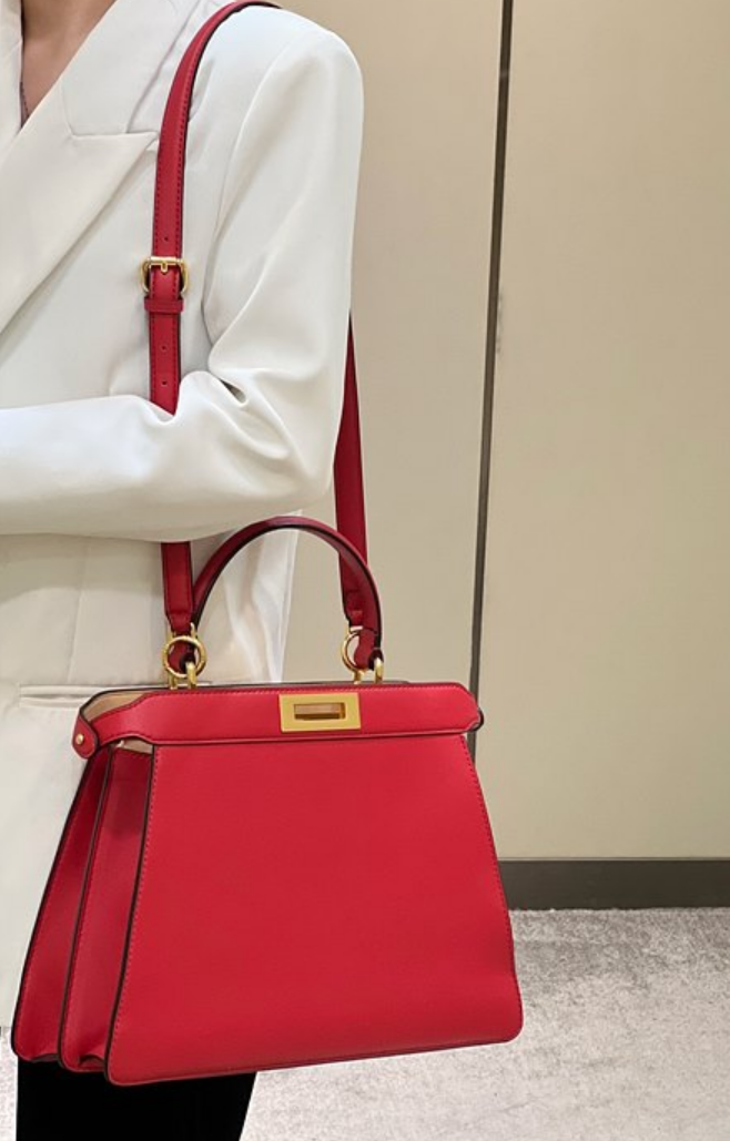 펜디 피카부 I SEE U 미디움