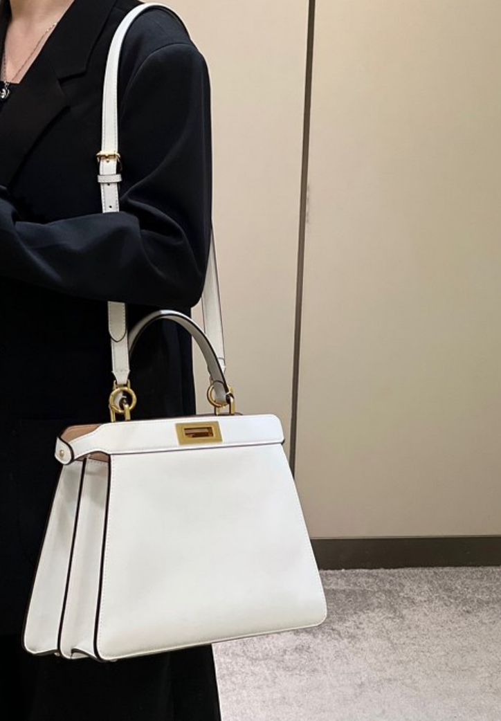 펜디 피카부 I SEE U 미디움