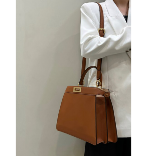 펜디 피카부 I SEE U 미디움