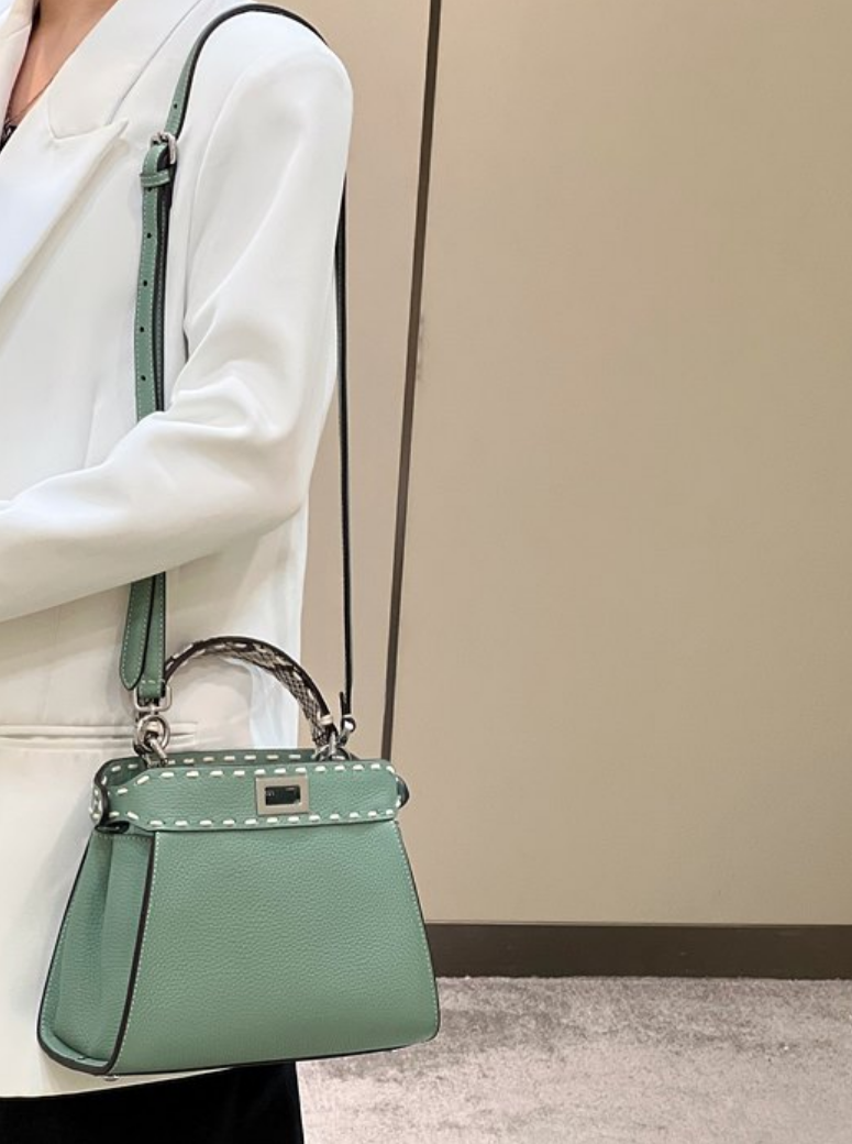 펜디 피카부 I SEE U 셀러리아 스몰