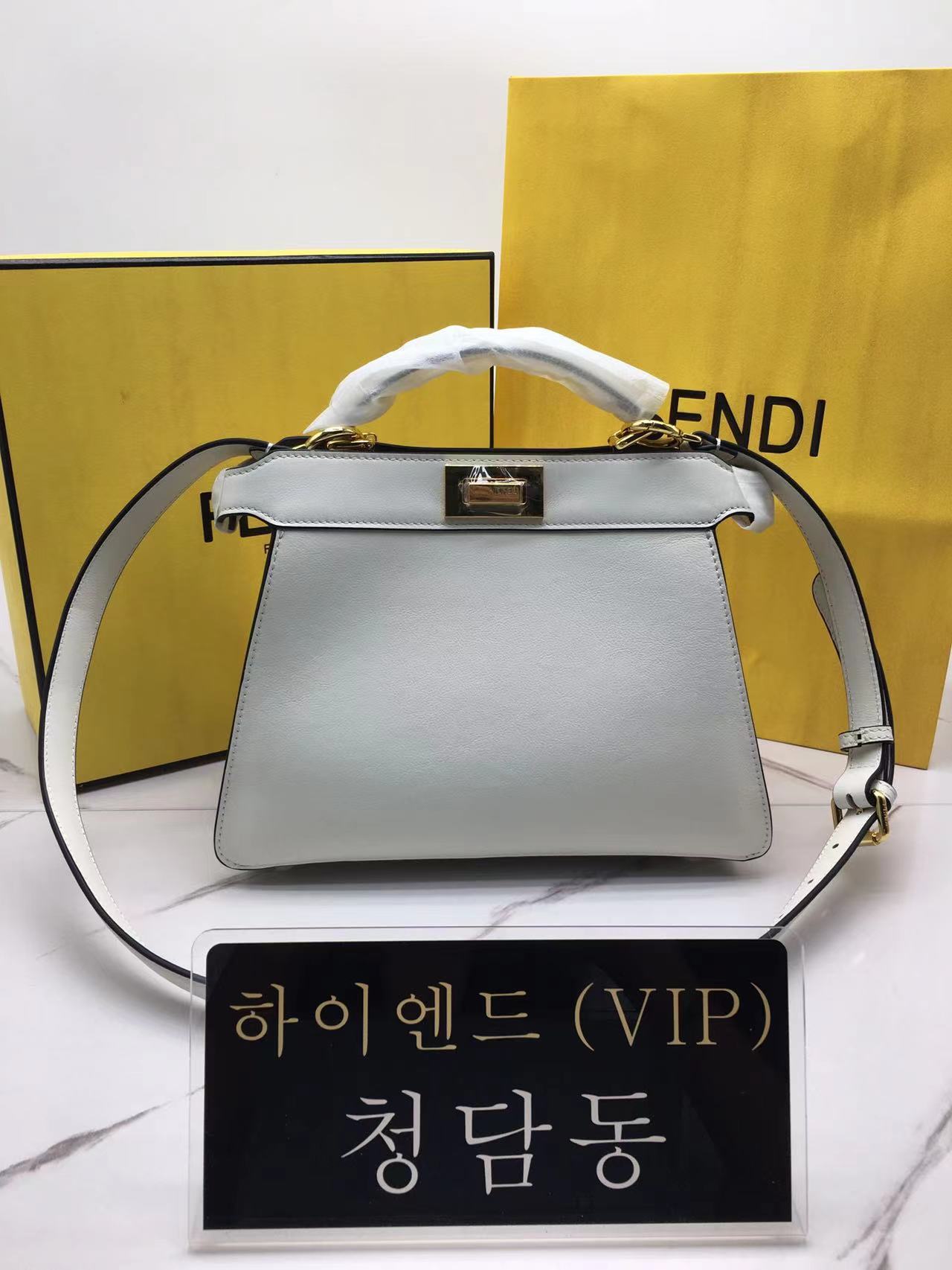 펜디 피카부 I SEE U 스몰