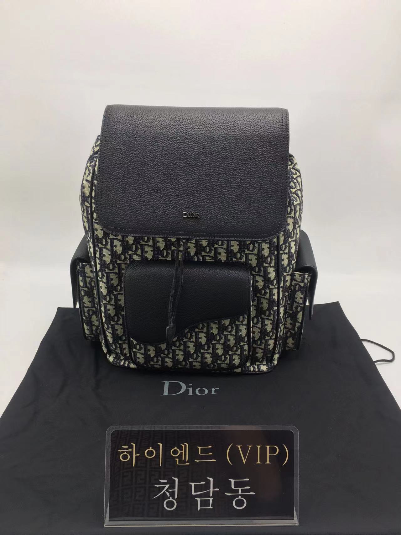 디올 22FW 익스플로어 백팩