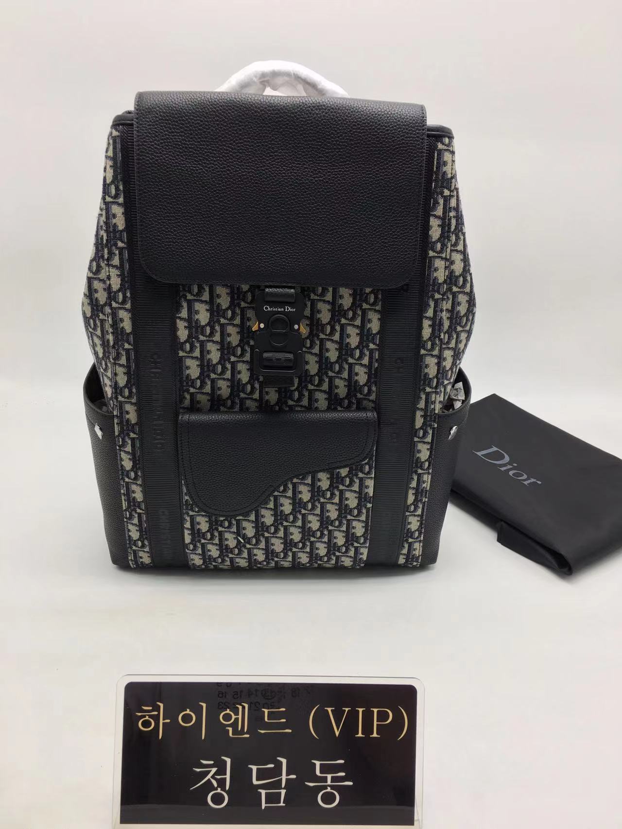 디올 22FW 익스플로어 백팩