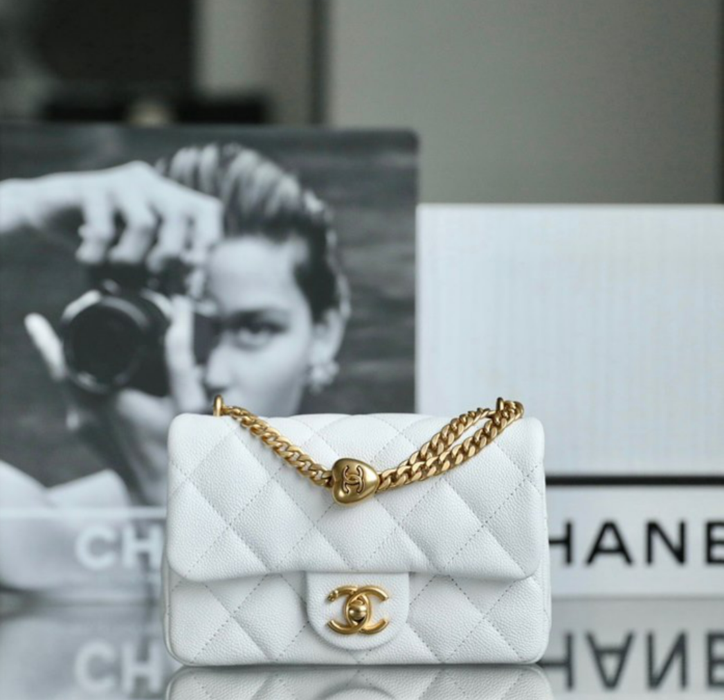 샤넬 23P 하트볼 체인 스몰 플랩백  AS3829