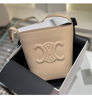 셀린느 트리오페 카프스킨 퀴르 버킷백