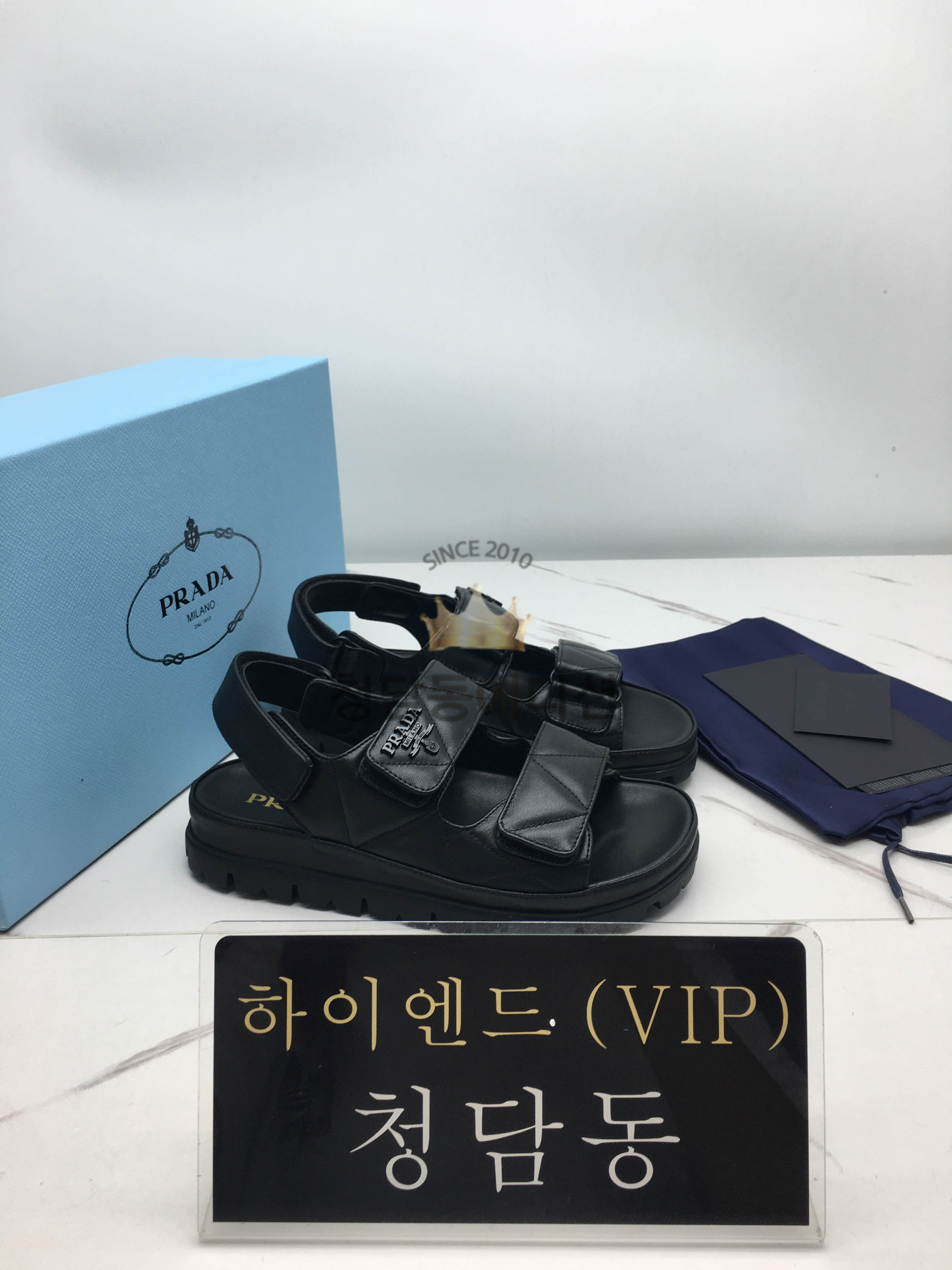 슈페이스 프라다 퀄팅 나파 벨크로 샌들 (컬러 블랙, 화이트)