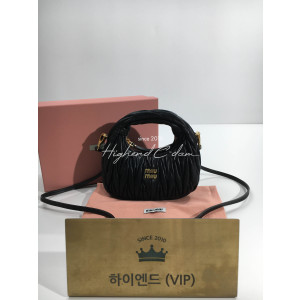 미우미우 MIU MIU 완더 마테라쎄 호보백 미니