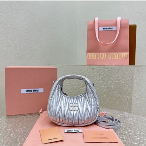 미우미우 MIU MIU 완더 마테라쎄 호보백 미니