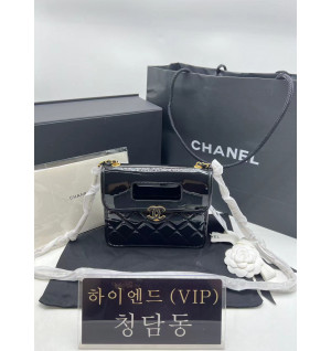 샤넬 23S 핸들 장식의 미니 플랩백