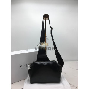 지방시 GIVENCHY 안티고나 범백