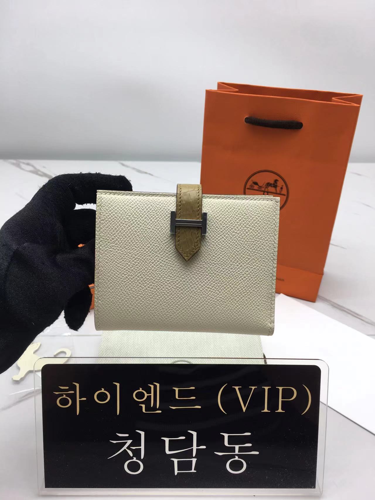 에르메스 베안 컴팩트 앱송 반지갑 올수공