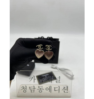 샤넬 그라데이션 하트 귀걸이