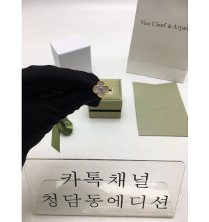 반클리프 알함브라 반지 (컬러 말라카이트, 화이트)