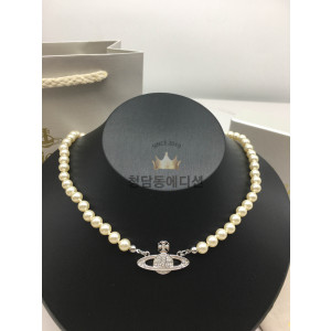 비비안 웨스트 우드 진주 목걸이 (줄길이 45cm)