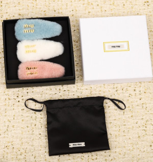 미우미우 퍼 시어링 헤어핀 (3COLOR)