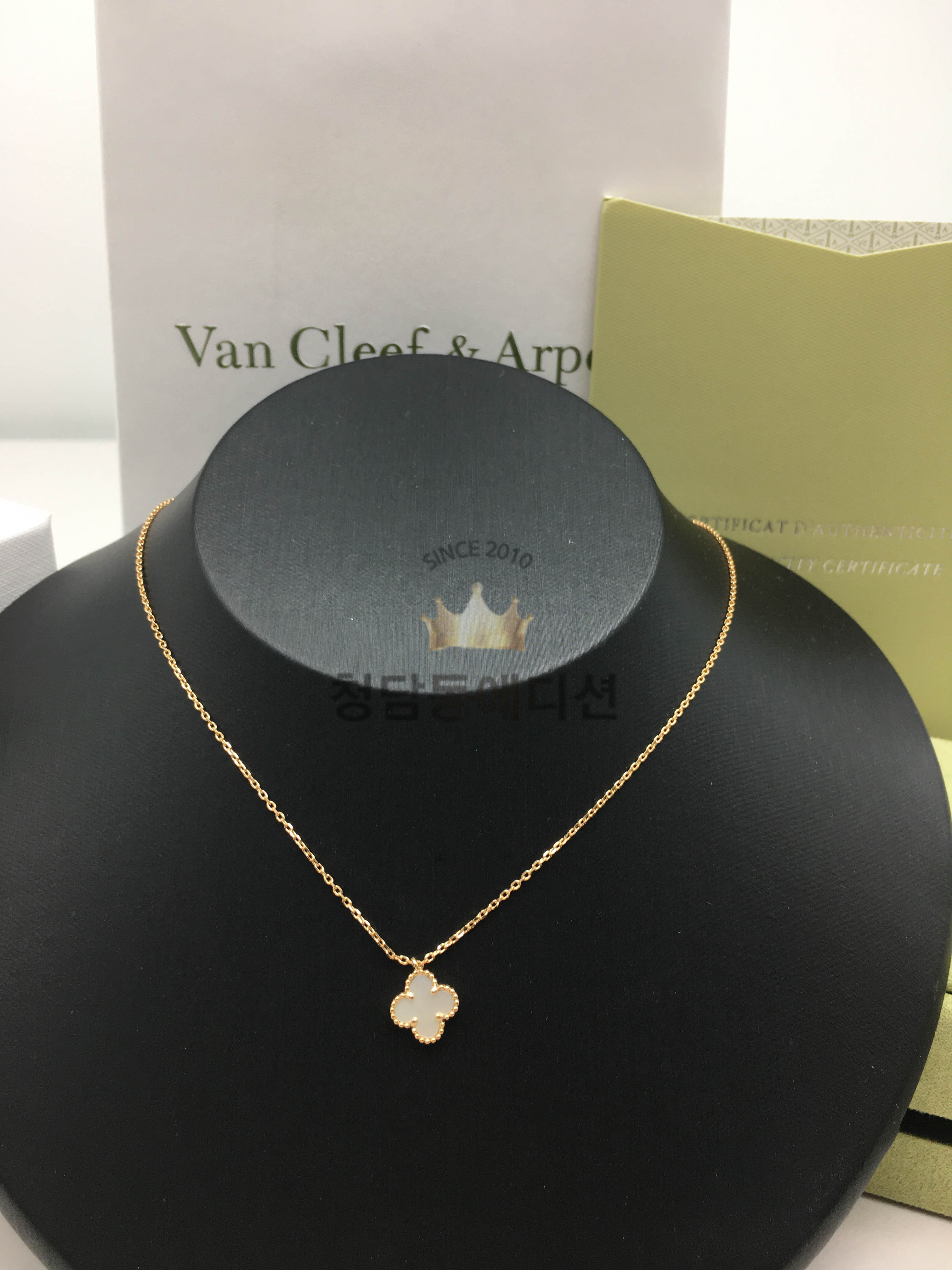 반클리프 앤 아펠 알함브라 목걸이 (스위트) (V-gold소재)