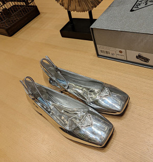 프라다 메리제인