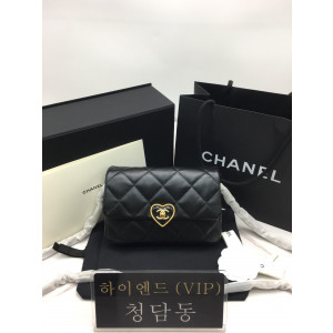 샤넬 22S 하트 CC로고 플랩백 뉴미니