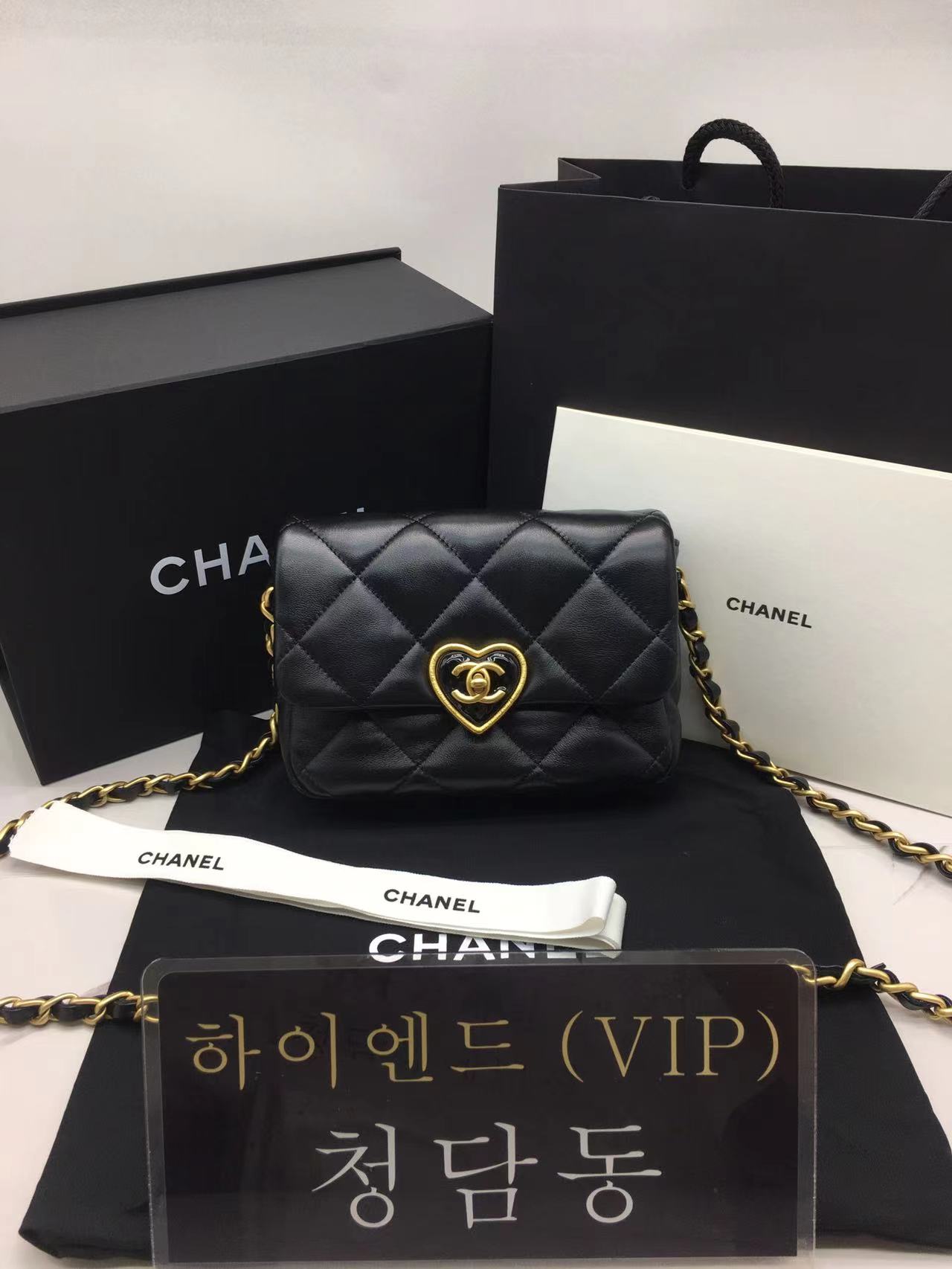 샤넬 22S 하트 CC로고 플랩백 미니