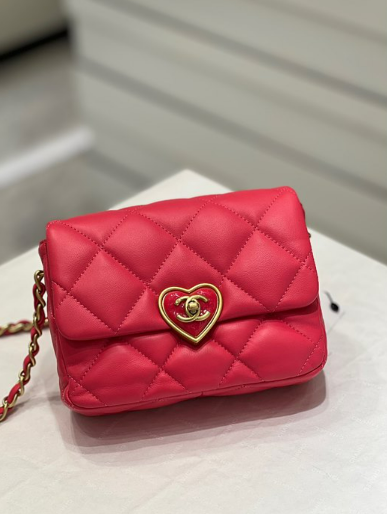 샤넬 22S 하트 CC로고 플랩백 미니