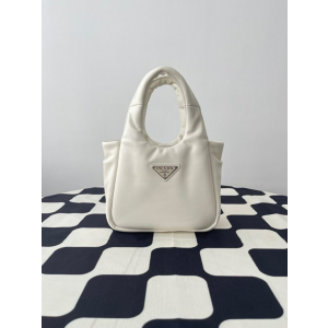 프라다 나파가죽 스몰 패딩백 1BA359