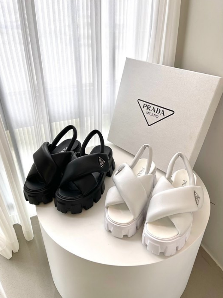 프라다 모놀리스 나파 샌들 (컬러 블랙, 화이트)