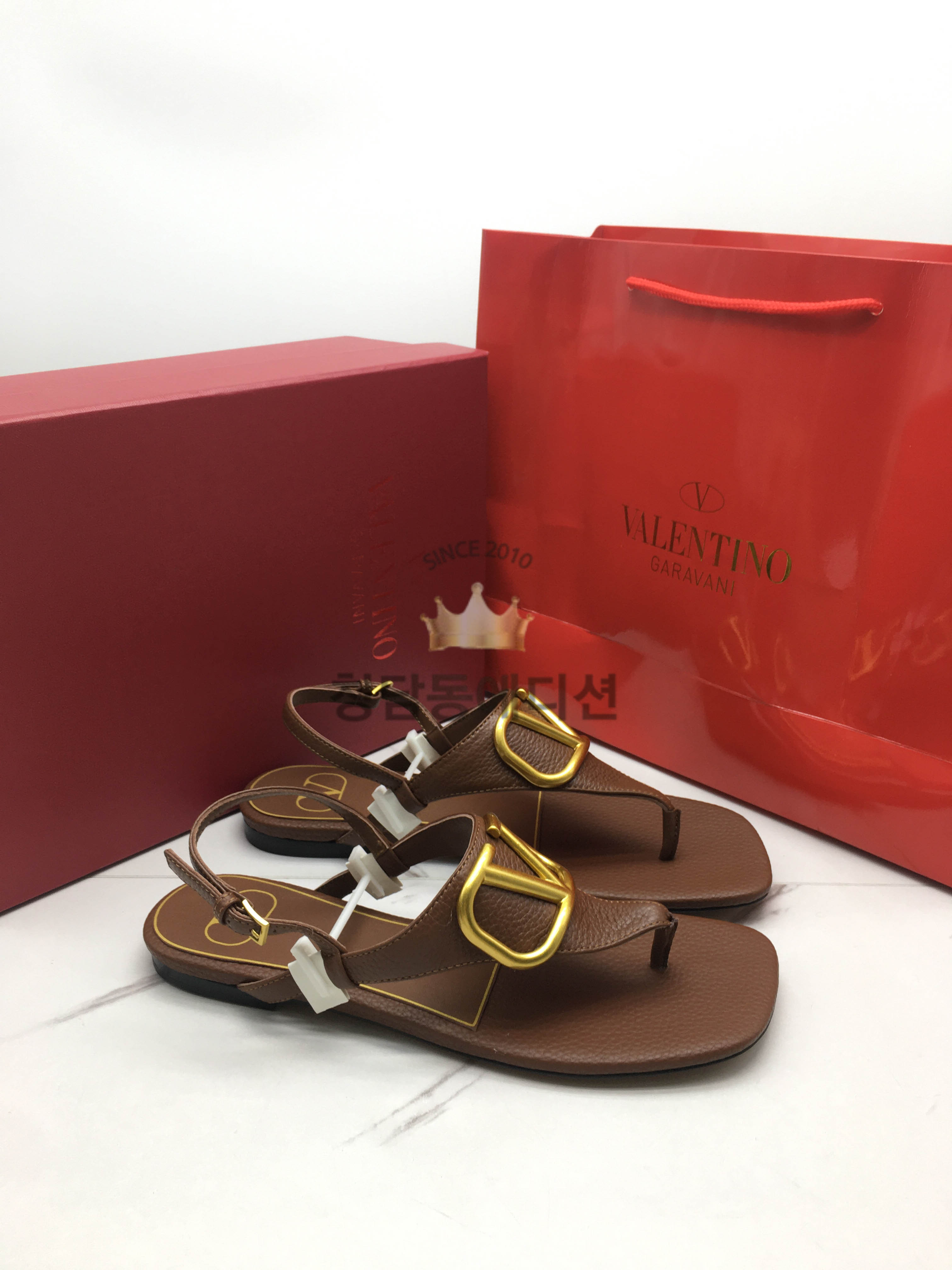발렌티노 샌들