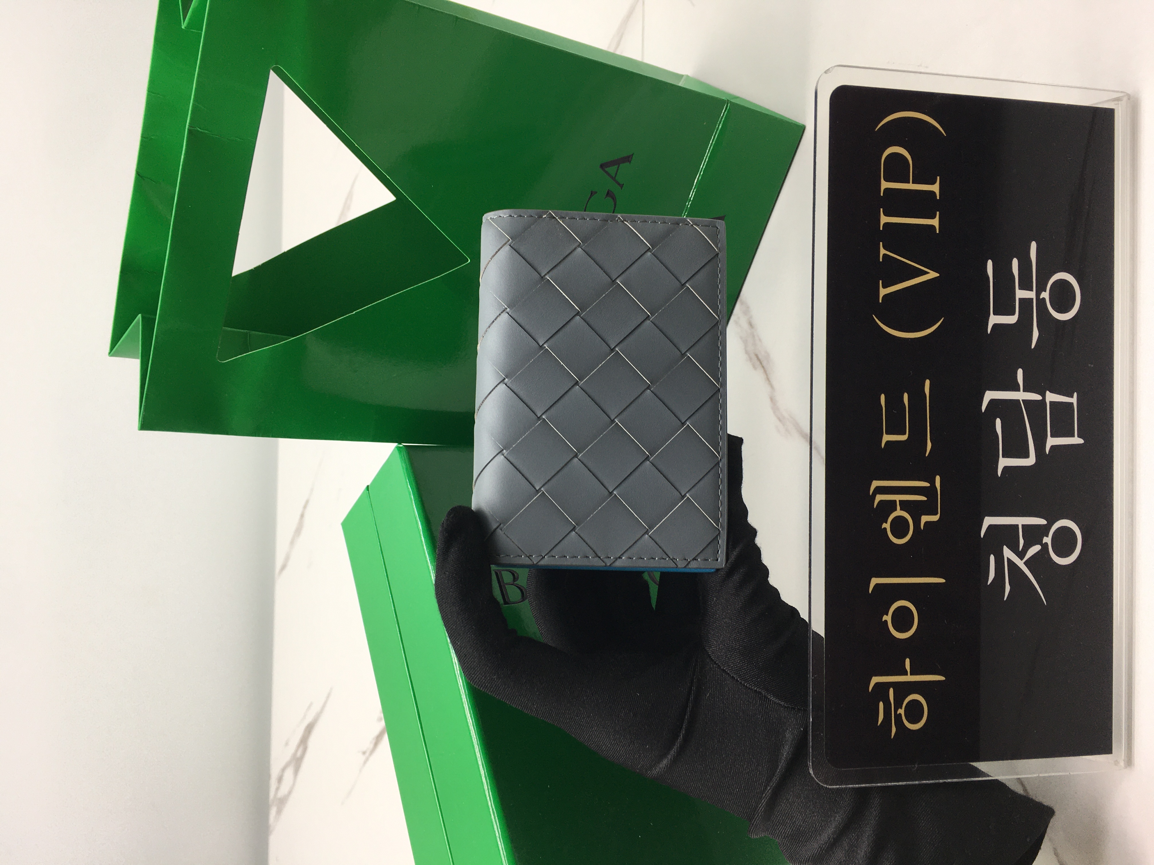 보테가베네타 인트레치아토 명함 케이스 605720