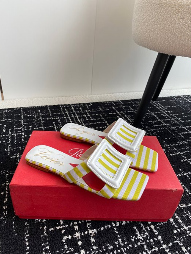 로저비비에 커브 스퀘어 버클 샌들