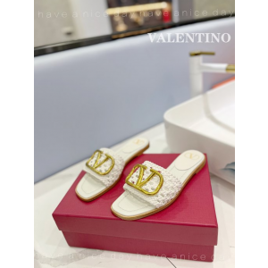 발렌티노 vltn v logo 슬라이드