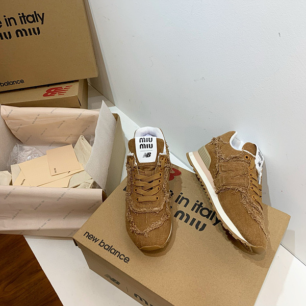 미우미우 X 뉴발란스 스니커즈
